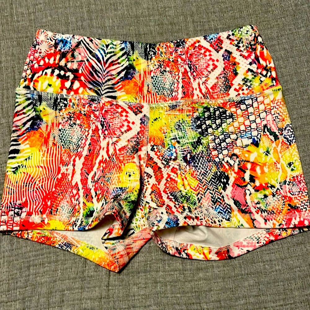 LIKE NEW FLEO SHORTS